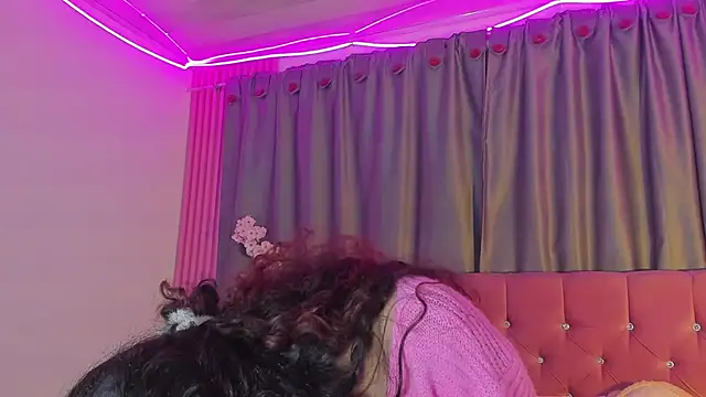 Sarah_Moon1 webcam