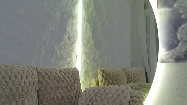 moniqque webcam
