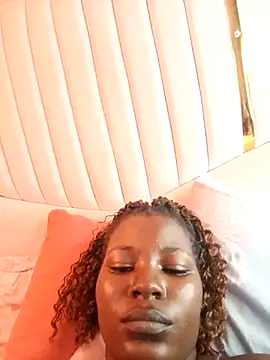 TrishaKalid webcam
