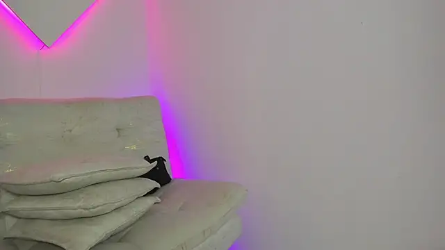 LiaCampbell_ webcam