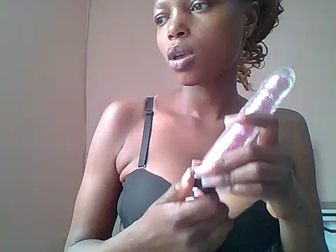 Pretty-Gloww webcam