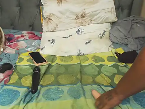 Loyal_Alisha webcam