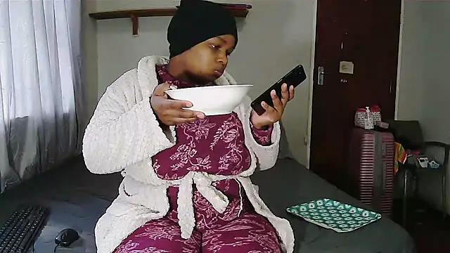 XxxPlumieSweetxxX webcam
