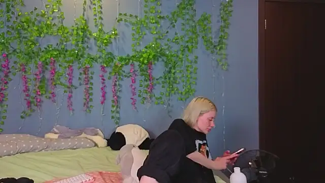 Lillie_Berry webcam