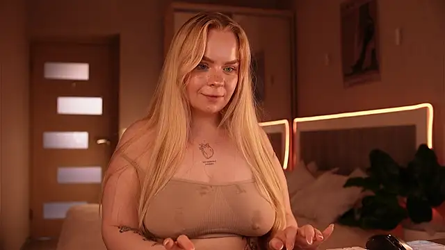 LisaLove3 webcam