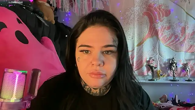 BigBootyHolly webcam