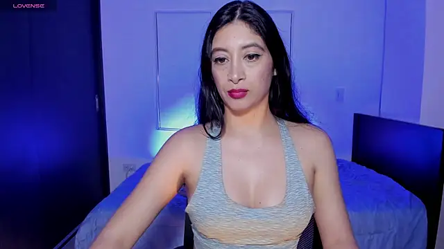 MeganWhite3 live cam on StripChat
