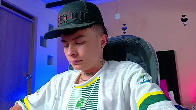 Nascary_Fox webcam