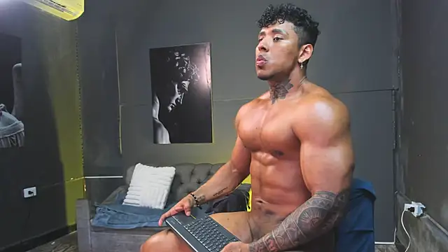 bradley_smith - Bradley_smith's free webcam - UK Sex Cams