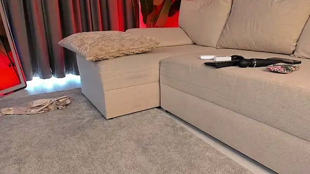 LisaAventi webcam