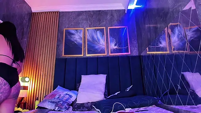 Nina_Strauss webcam
