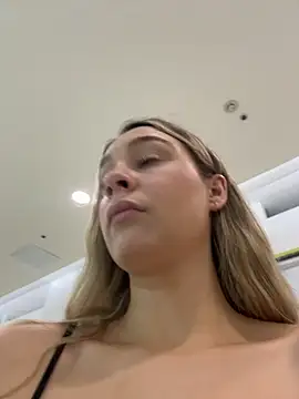SashaCatt live webcam show