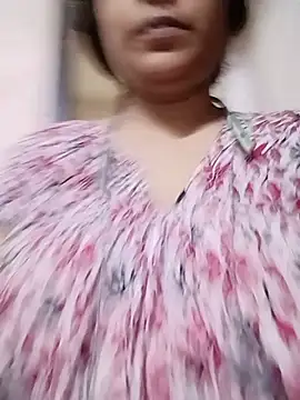 Meloni_71 live cam on StripChat