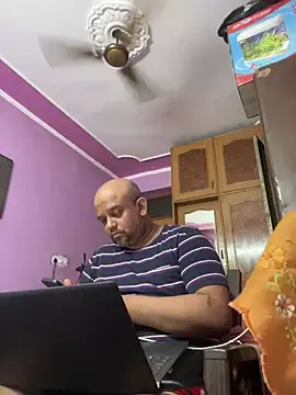 Dick_6inches_Delhi webcam