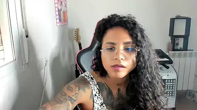 Ama_music webcam