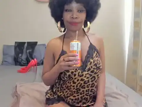 AfricanSquirtingQueen webcam