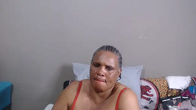 GrandBustyMelon webcam