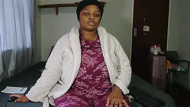 XxxPlumieSweetxxX webcam