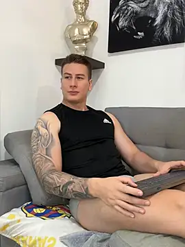AlexHarrington webcam
