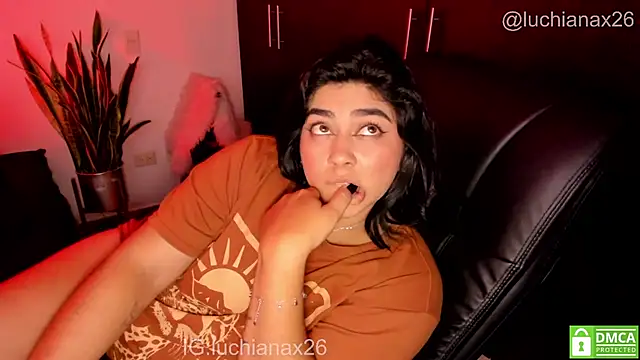 lucy2606 webcam