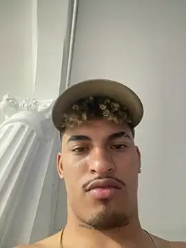 Boys-party webcam