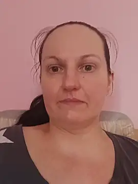 BustyLadyAlma webcam