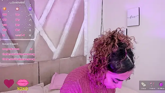 Tequilaaa11 live cam on StripChat