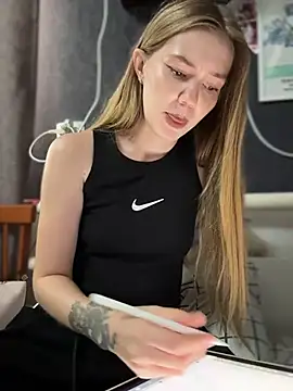 MilaMoone webcam