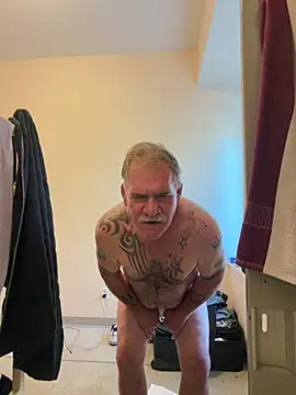 Caesar_Baxter webcam