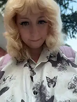 RonnieKiss webcam