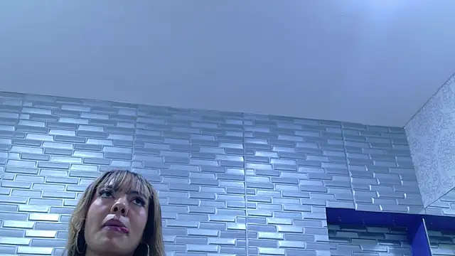 SeraphynLuxora webcam