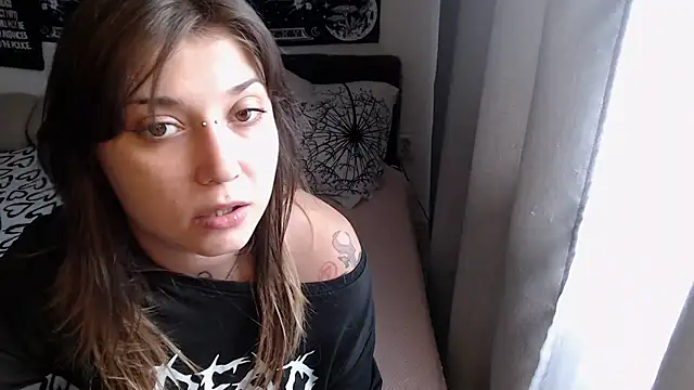 AlienforTwenty webcam