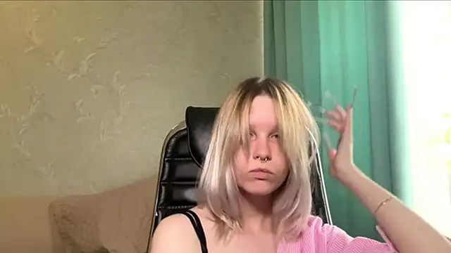 JessicaLowland webcam