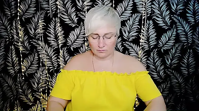 Olivia_playful webcam