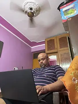 Dick_6inches_Delhi webcam