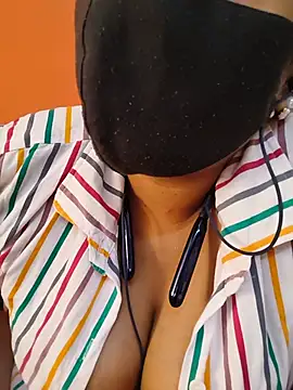 lolitatamil - Lolitatamil's free webcam - UK Sex Cams