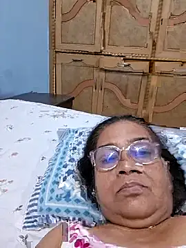 Priya-696
