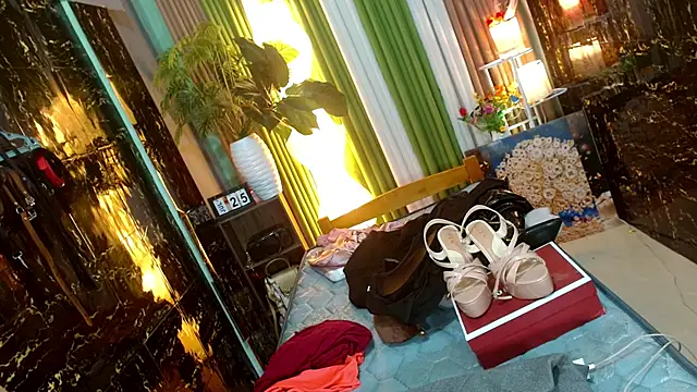 Queen_kendalx19 webcam
