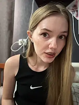 MilaMoone webcam