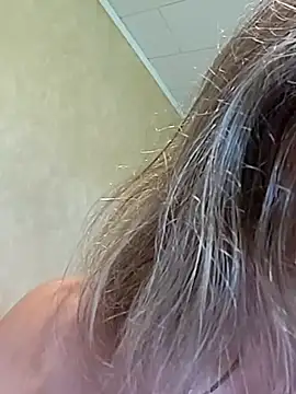 SwedishJennifer webcam