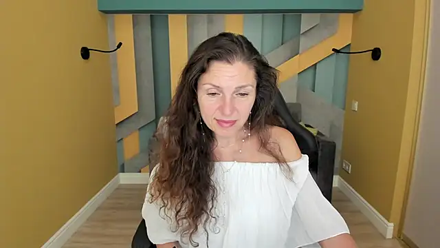 EllaLong webcam