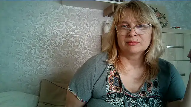 Alina-malina66 live cam on StripChat