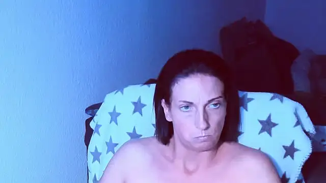 SexyJulia21 live cam on StripChat