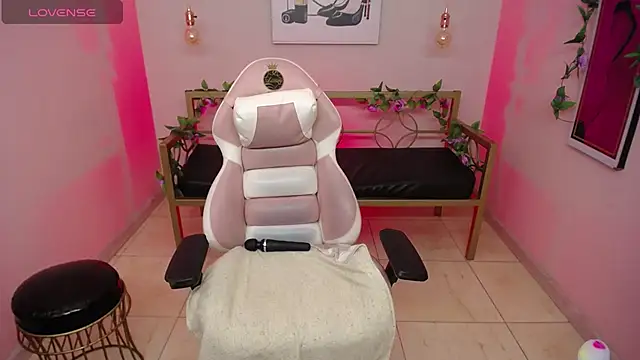adri_gomez_x (F young) - play pussy +  fisting
