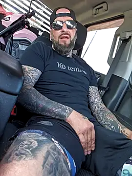 Beardedtattood's live cam
