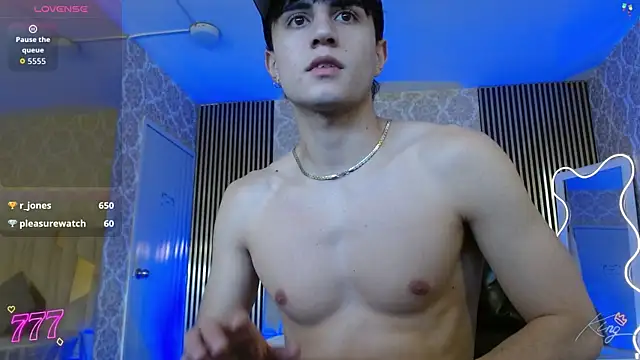 Kyler_tay Live Webcam on Stripchat