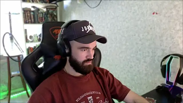 _Serious_Man webcam