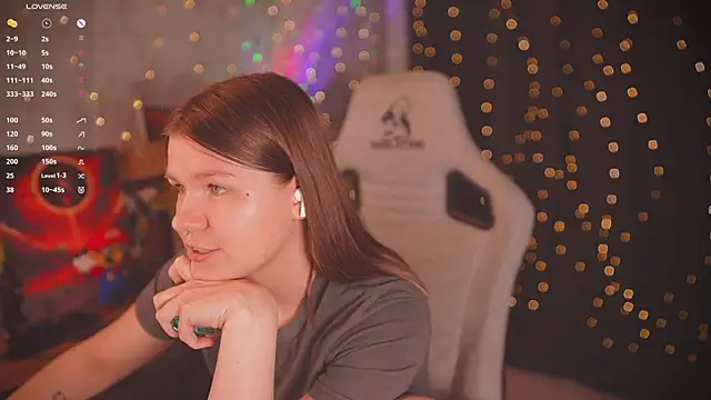 cuteamberlyyy (F young) - DILDO IN PUSSY