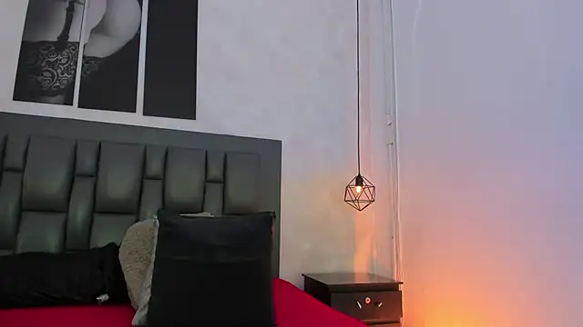 dakota_roussee webcam
