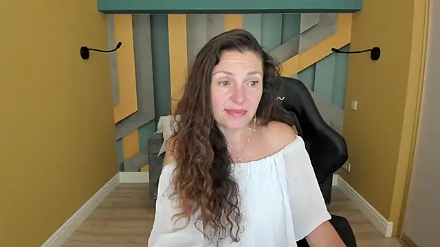 EllaLong webcam